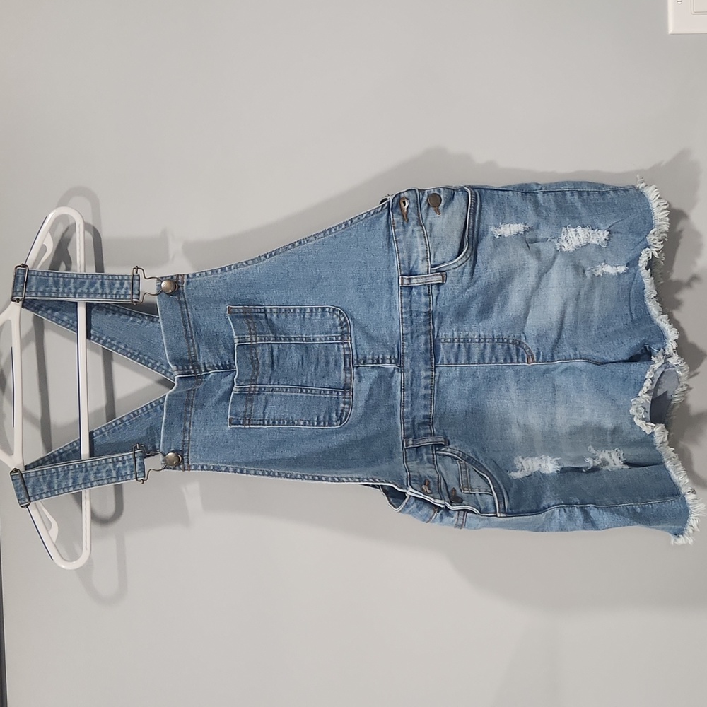 Short overalls